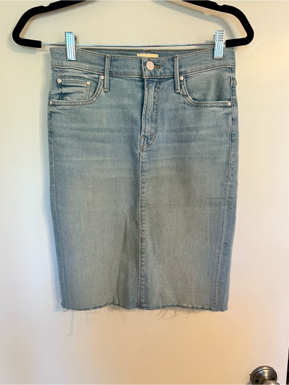 MOTHER Peg Step Fray Skirt in Fresh Catch, size 26.
